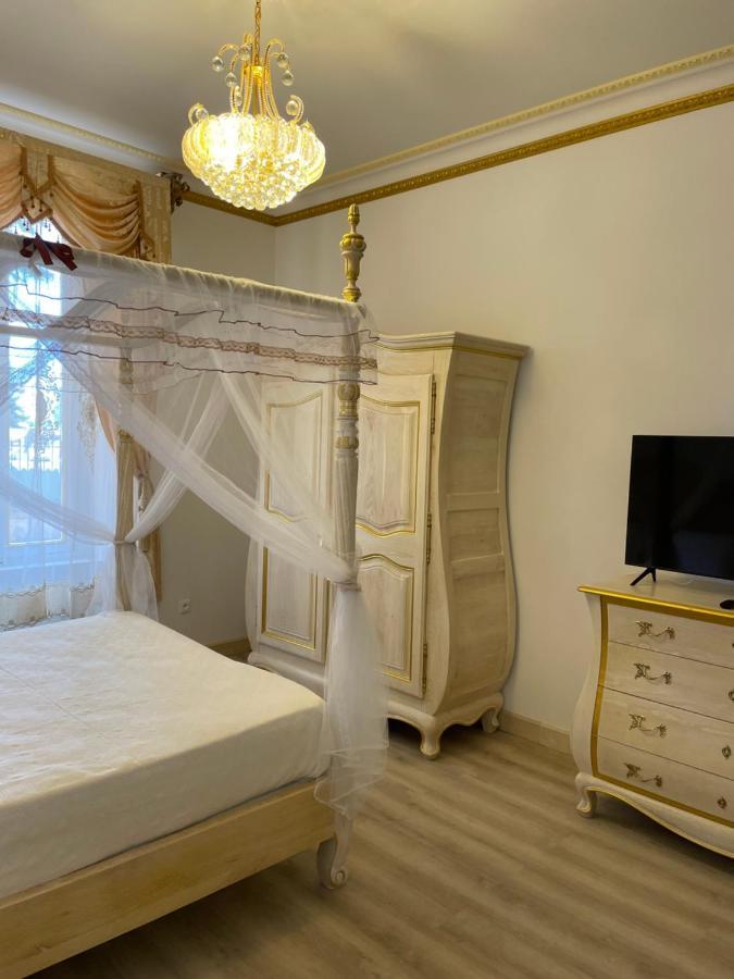 Chambre A Baldaquin Maison De L'Eglise Du Couvent Narbonne Eksteriør billede