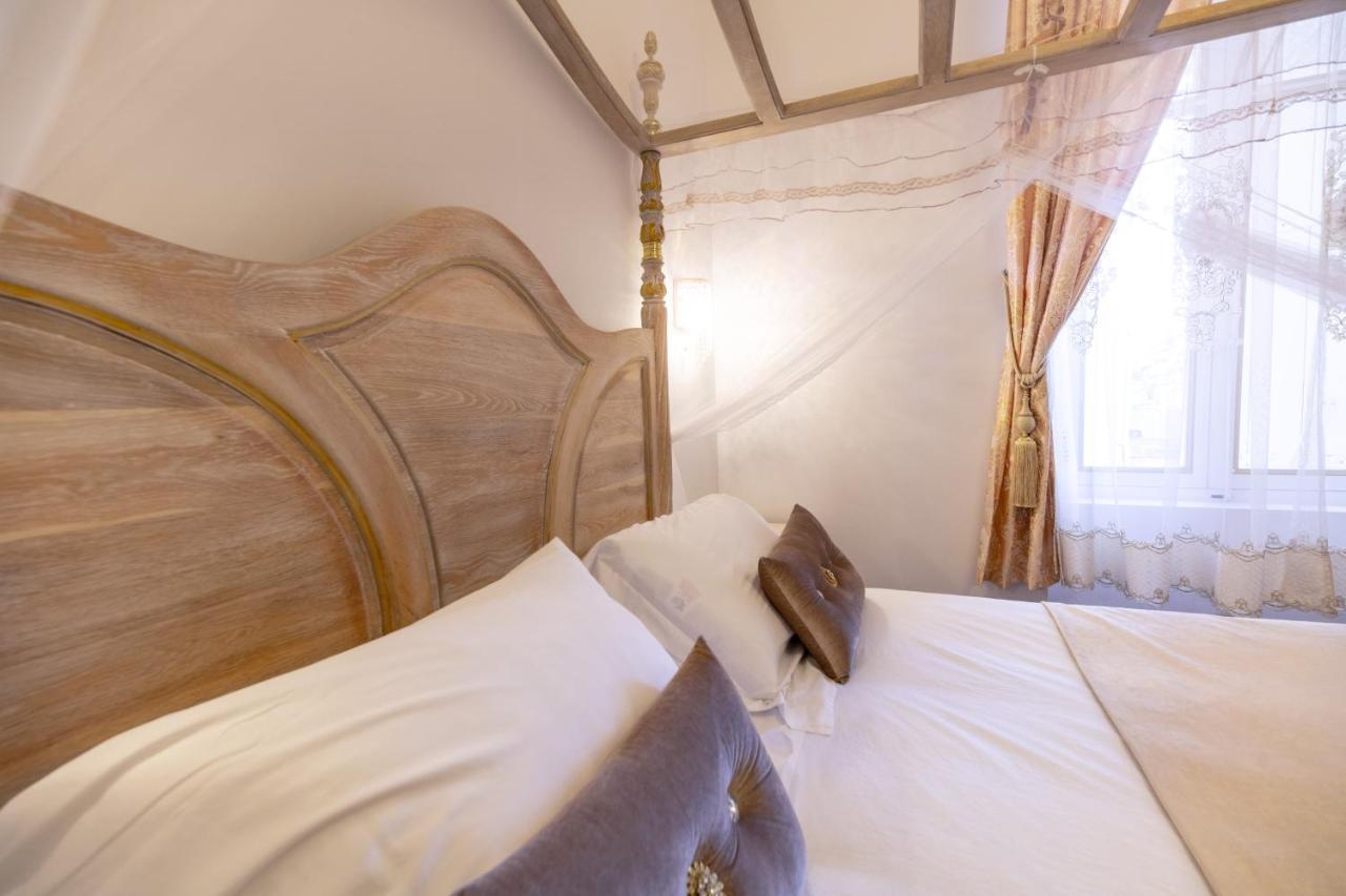 Chambre A Baldaquin Maison De L'Eglise Du Couvent Narbonne Eksteriør billede